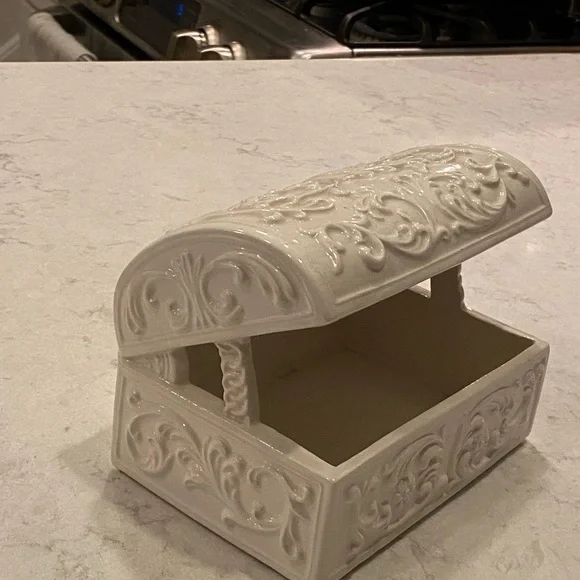 Large white ceramic box